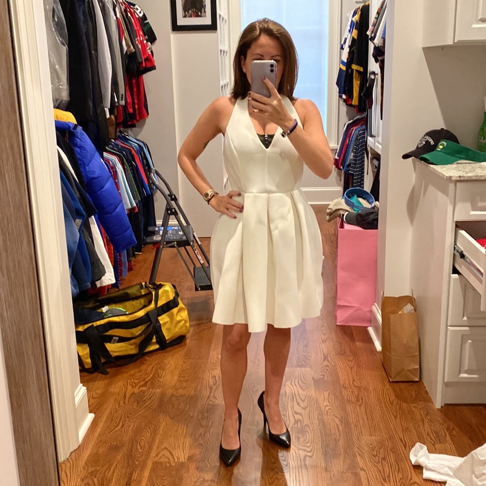 Women’s M ivory halter dress